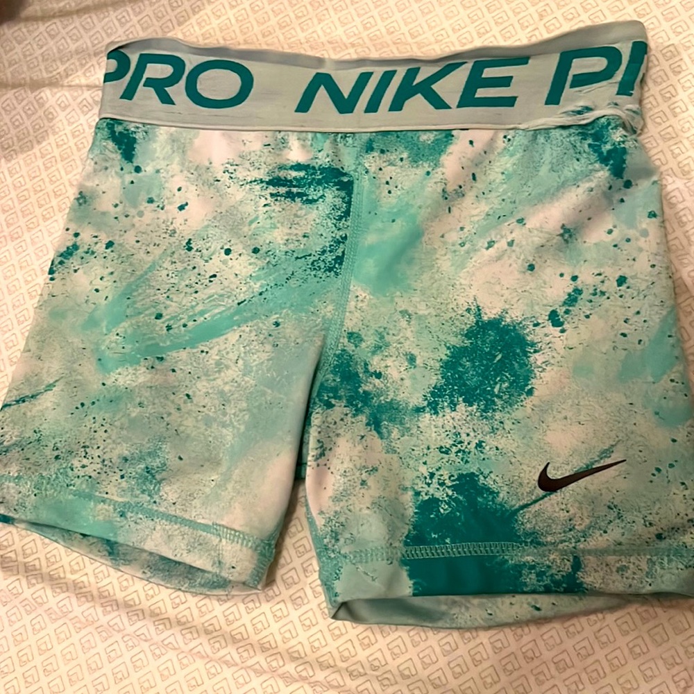 Nike pros size M teens
